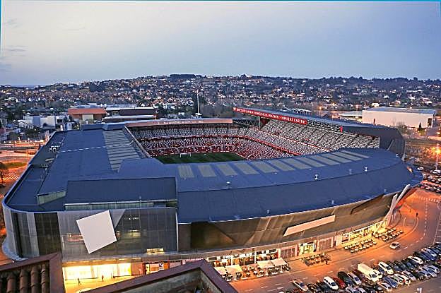 El Molinón a secas y un homenaje a la historia