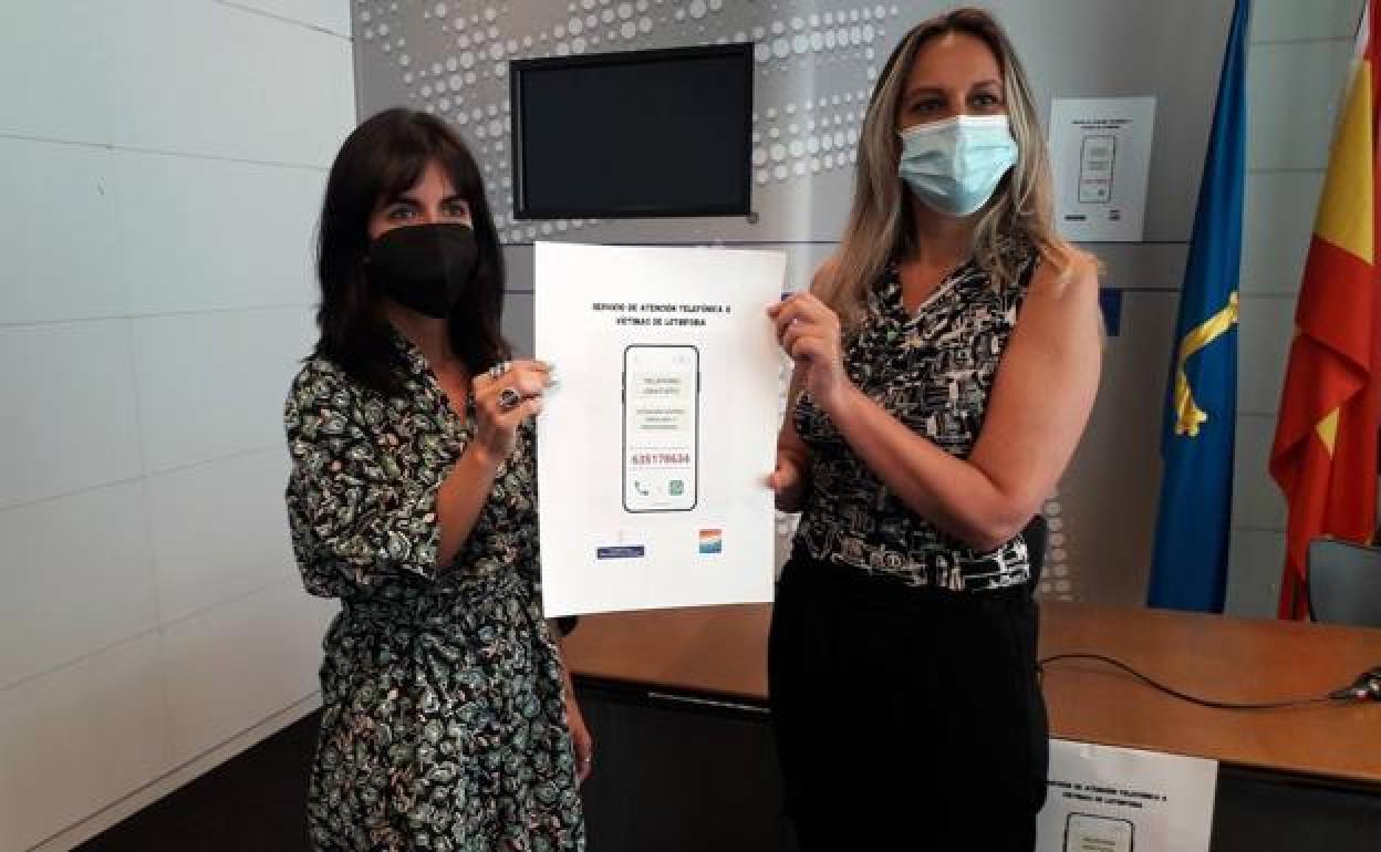 La directora general de Juventud, Diversidad Sexual y Derechos LGTBI, Clara Sierra y la consejera de Presidencia, Rita Camblor, en la presentación del teléfono atención víctimas LGTBIfobia.