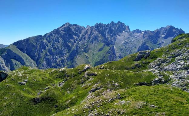 Grandes rutas y travesías por Asturias para apasionados del senderismo