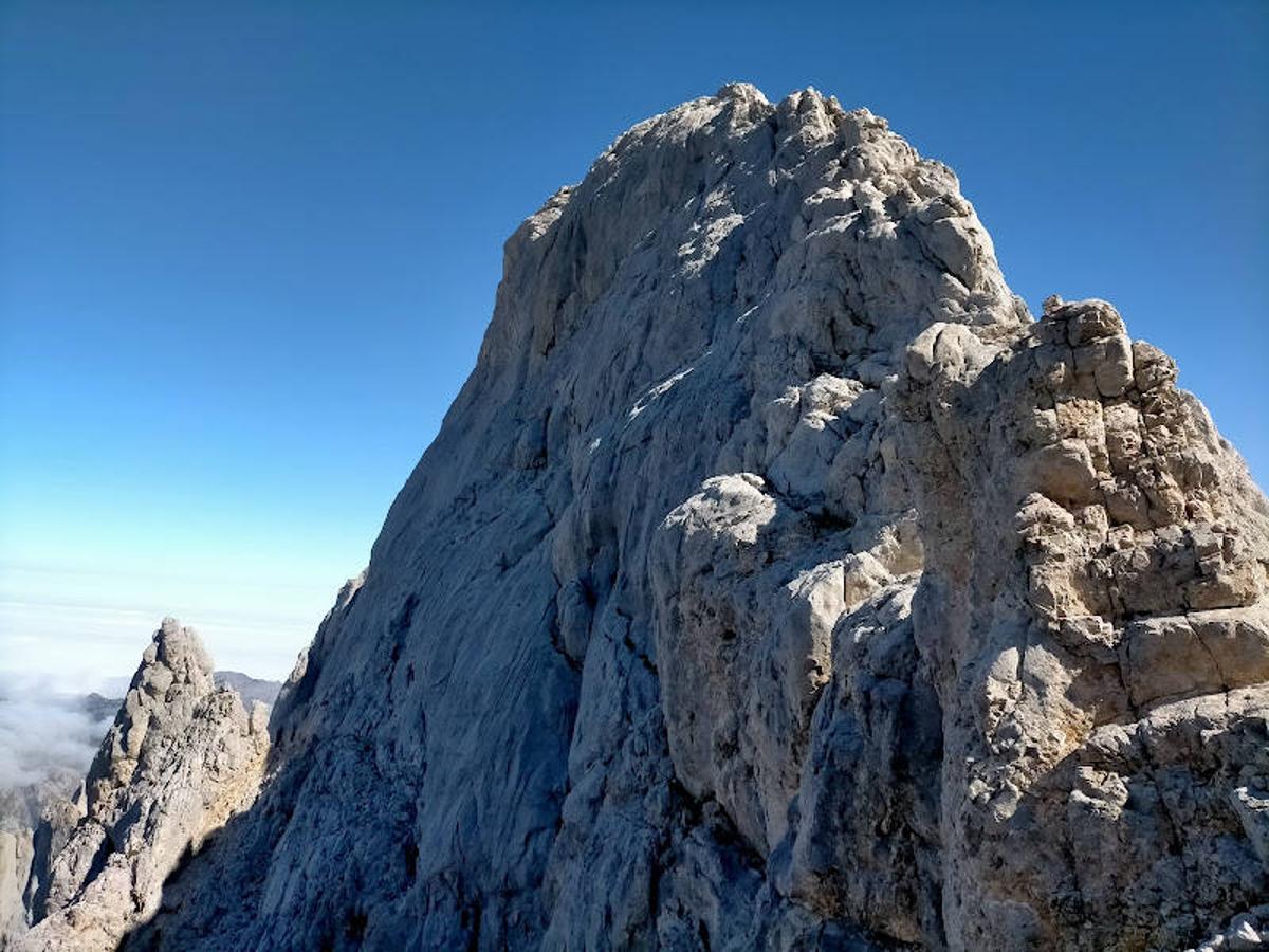 Vistas al Pico Cabrones.