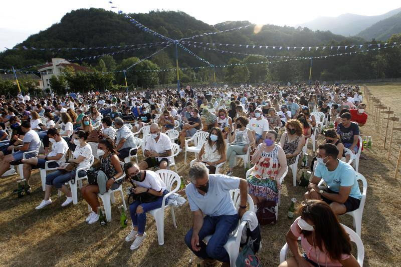 El cómico asturiano organiza su nuevo espectáculo 'En demasía Prau Festival'. El resultado es lo más parecido a una fiesta de prao que se ha celebrado en mucho tiempo. Sus asistentes escanciaron sidra y no pararon de reír con Joaquín Pajarón.