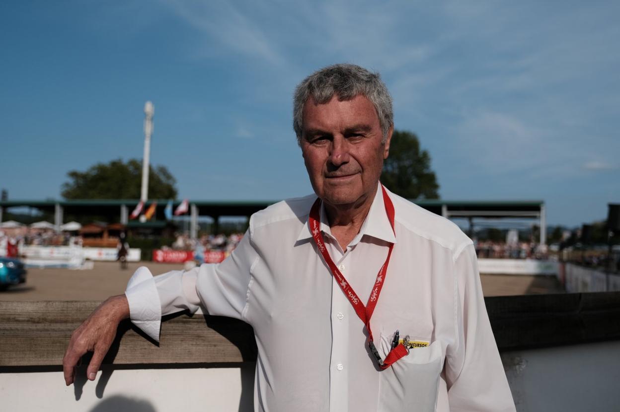 Juan García no pierde detalle de cada una de las pruebas del certamen gijonés. 