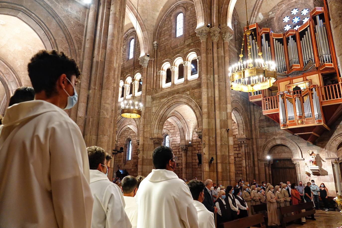 Fotos: Comienza la novena de la Santina en la Basílica de Covadonga