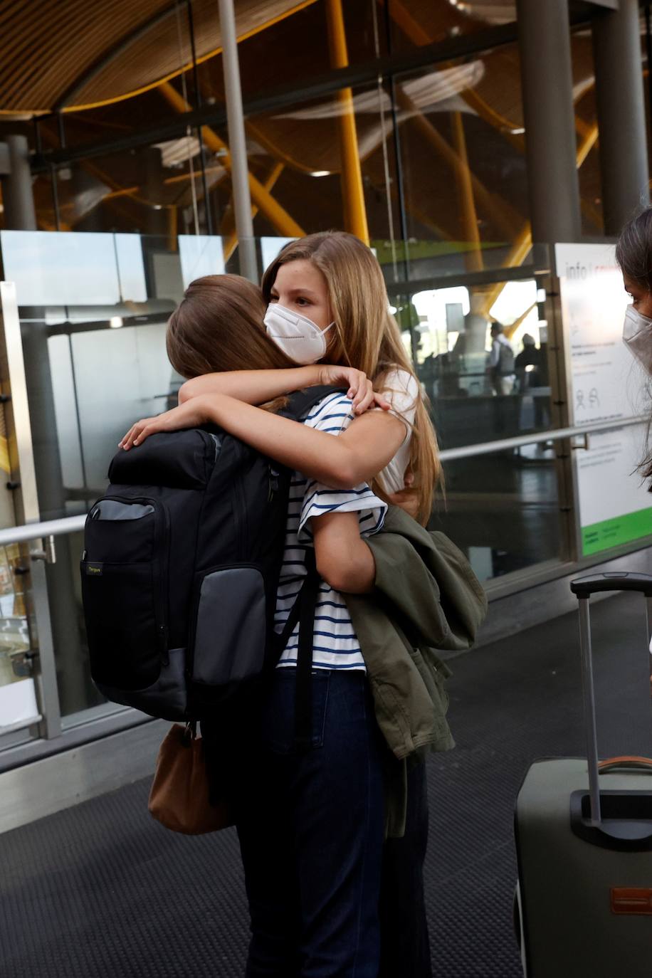 Fotos: La Princesa Leonor emprende su viaje a Gales