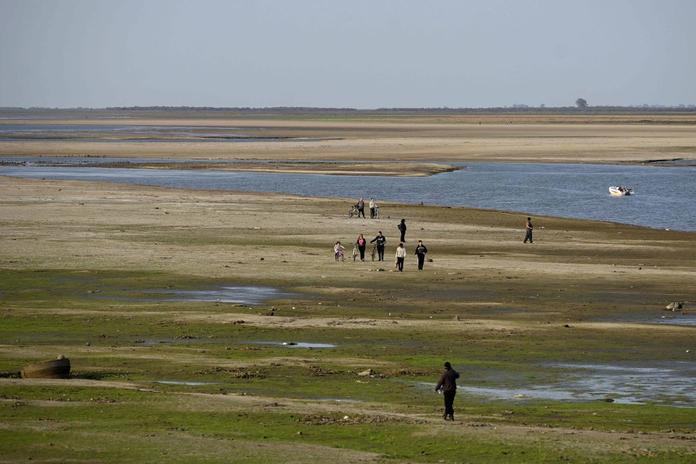 El río Paraná, que atraviesa Brasil, Paraguay y Argentina, está sufriendo este 2021 su peor bajada en más de medio siglo.