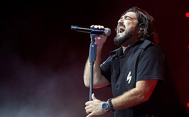 El artista español Antonio Orozco en uno de sus conciertos.