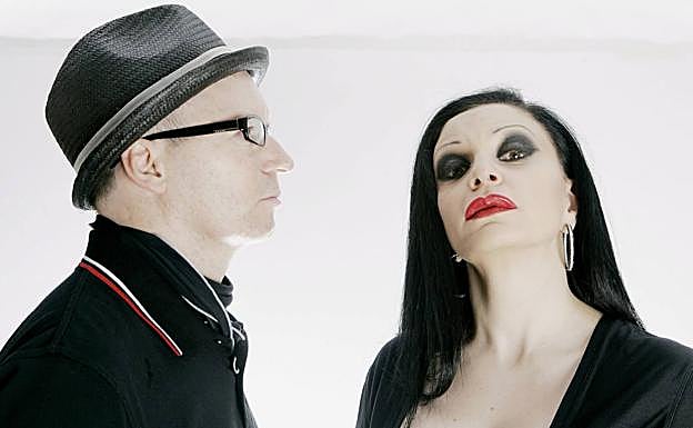 Olvido Gara, más conocida como «Alaska», y Nacho Canut, integrantes del grupo «Fangoria».