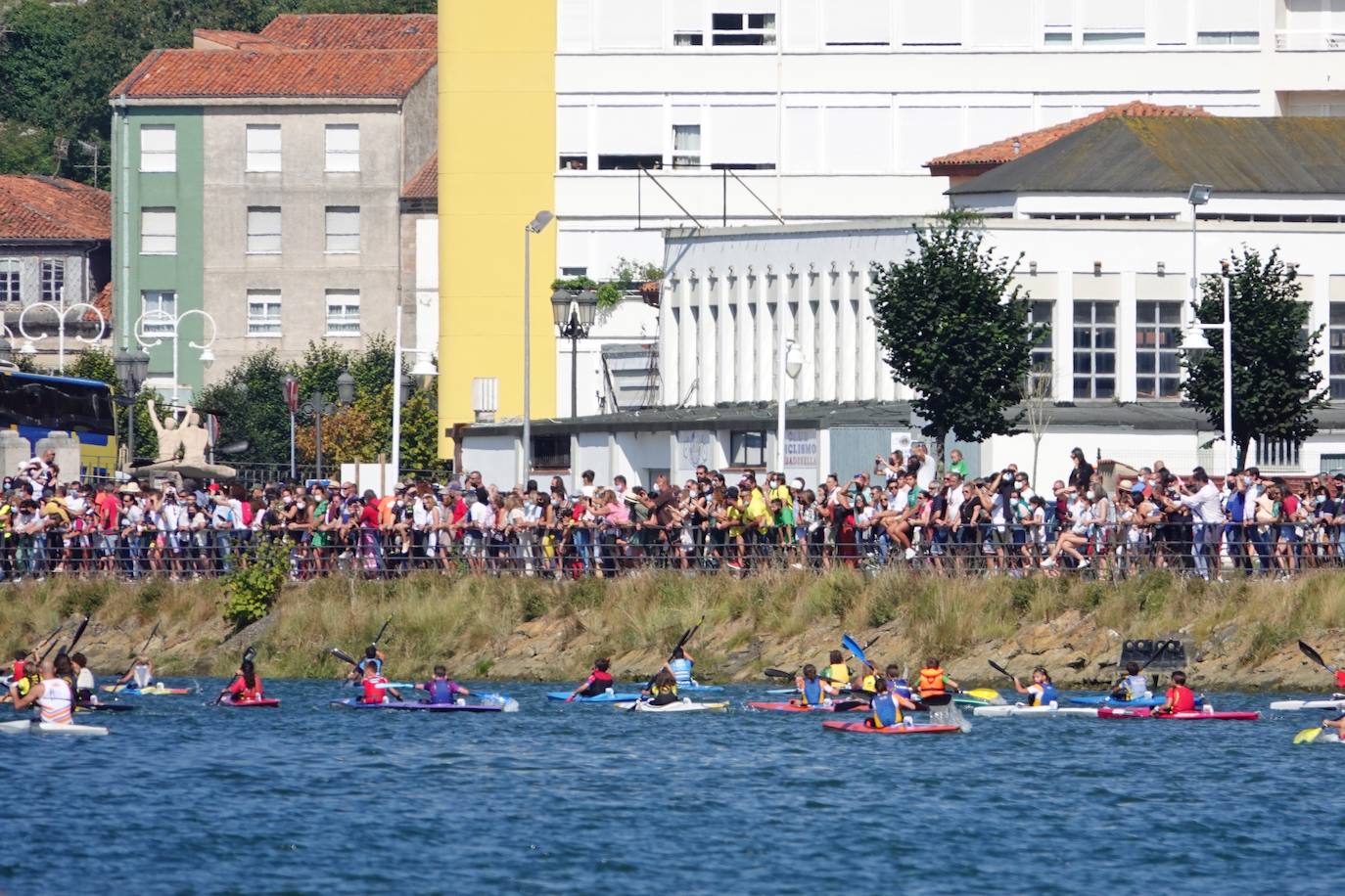 El Sella acoge este fin de semana dos pruebas deportivas. Este sábado se ha disputado el X Mini-Sella, la prueba abierta para las categorías que no pueden participar en el Descenso Internacional del Sella. Además, el domingo será turno para el XXII Descenso Adaptado del Sella con salida en Arriondas y descanso en Llordón