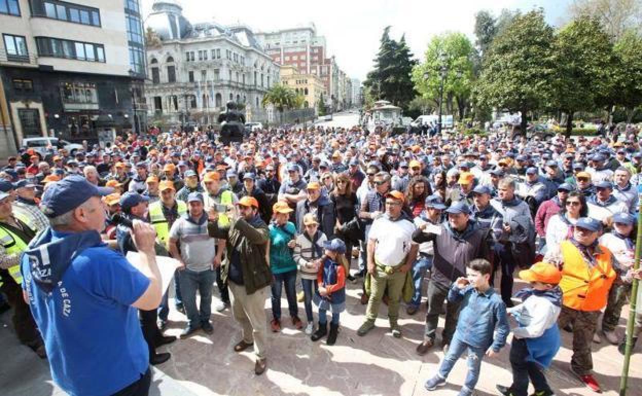 Protesta de cazadores en Oviedo. 