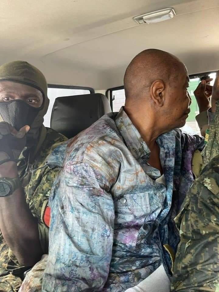 Militares golpistas aseguran haber capturado al presidente de Guinea, Aplha Condé, después de que a primera hora de este domingo escucharan fuertes disparos en el centro de la capital 