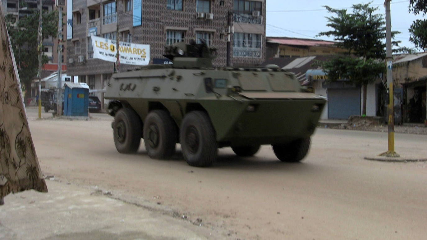 Militares golpistas aseguran haber capturado al presidente de Guinea, Aplha Condé, después de que a primera hora de este domingo escucharan fuertes disparos en el centro de la capital 