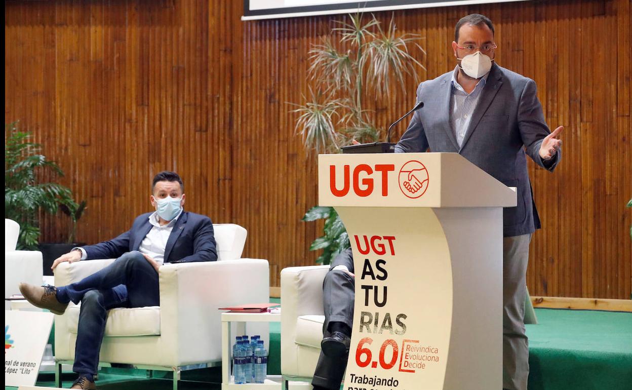 Adrián Barbón, en el acto inaugural de la Escuela Internacional de Verano de UGT