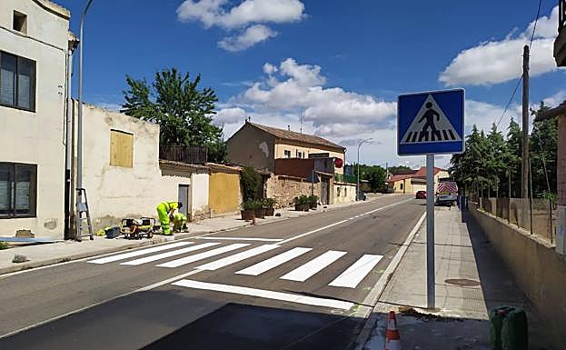 Nuevas marcas viales para mejorar la seguridad viaria: 'líneas de borde quebradas''