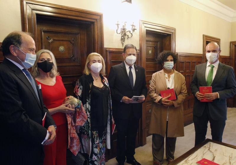 El 'Nabucco' que se representó ayer en el Campoamor parte de una producción de 2015 de la Ópera de Oviedo que vimos ese mismo año en la ciudad y en el Teatro Jovellanos de Gijón. Con la propuesta estética de Emilio Sagi y la personalidad musical de Gianluca Marcianò, uno de los directores más valorados en las temporadas de Ópera de Oviedo, queda inaugurada la de este año. Marcianò está hondamente familiarizado con la partitura de 'Nabucco', de hecho, fue él quien ya dirigió la ópera aquí hace seis años, entonces con Oviedo Filarmonía, mientras que ayer fue con la Orquesta Sinfónica del Principado de Asturias.