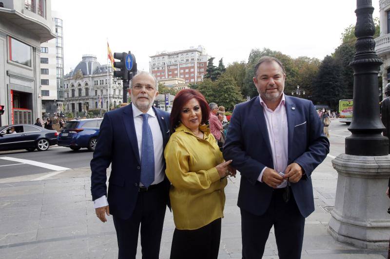 El 'Nabucco' que se representó ayer en el Campoamor parte de una producción de 2015 de la Ópera de Oviedo que vimos ese mismo año en la ciudad y en el Teatro Jovellanos de Gijón. Con la propuesta estética de Emilio Sagi y la personalidad musical de Gianluca Marcianò, uno de los directores más valorados en las temporadas de Ópera de Oviedo, queda inaugurada la de este año. Marcianò está hondamente familiarizado con la partitura de 'Nabucco', de hecho, fue él quien ya dirigió la ópera aquí hace seis años, entonces con Oviedo Filarmonía, mientras que ayer fue con la Orquesta Sinfónica del Principado de Asturias.