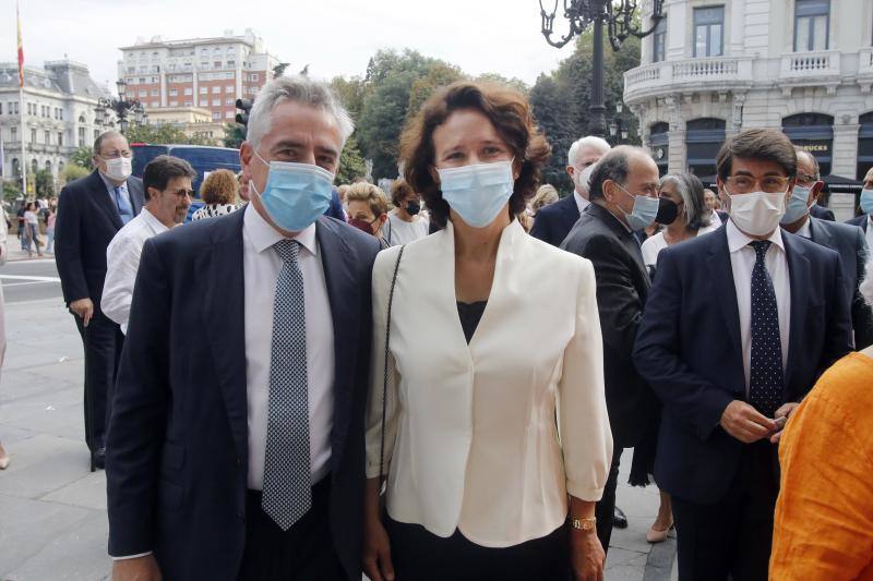 El 'Nabucco' que se representó ayer en el Campoamor parte de una producción de 2015 de la Ópera de Oviedo que vimos ese mismo año en la ciudad y en el Teatro Jovellanos de Gijón. Con la propuesta estética de Emilio Sagi y la personalidad musical de Gianluca Marcianò, uno de los directores más valorados en las temporadas de Ópera de Oviedo, queda inaugurada la de este año. Marcianò está hondamente familiarizado con la partitura de 'Nabucco', de hecho, fue él quien ya dirigió la ópera aquí hace seis años, entonces con Oviedo Filarmonía, mientras que ayer fue con la Orquesta Sinfónica del Principado de Asturias.