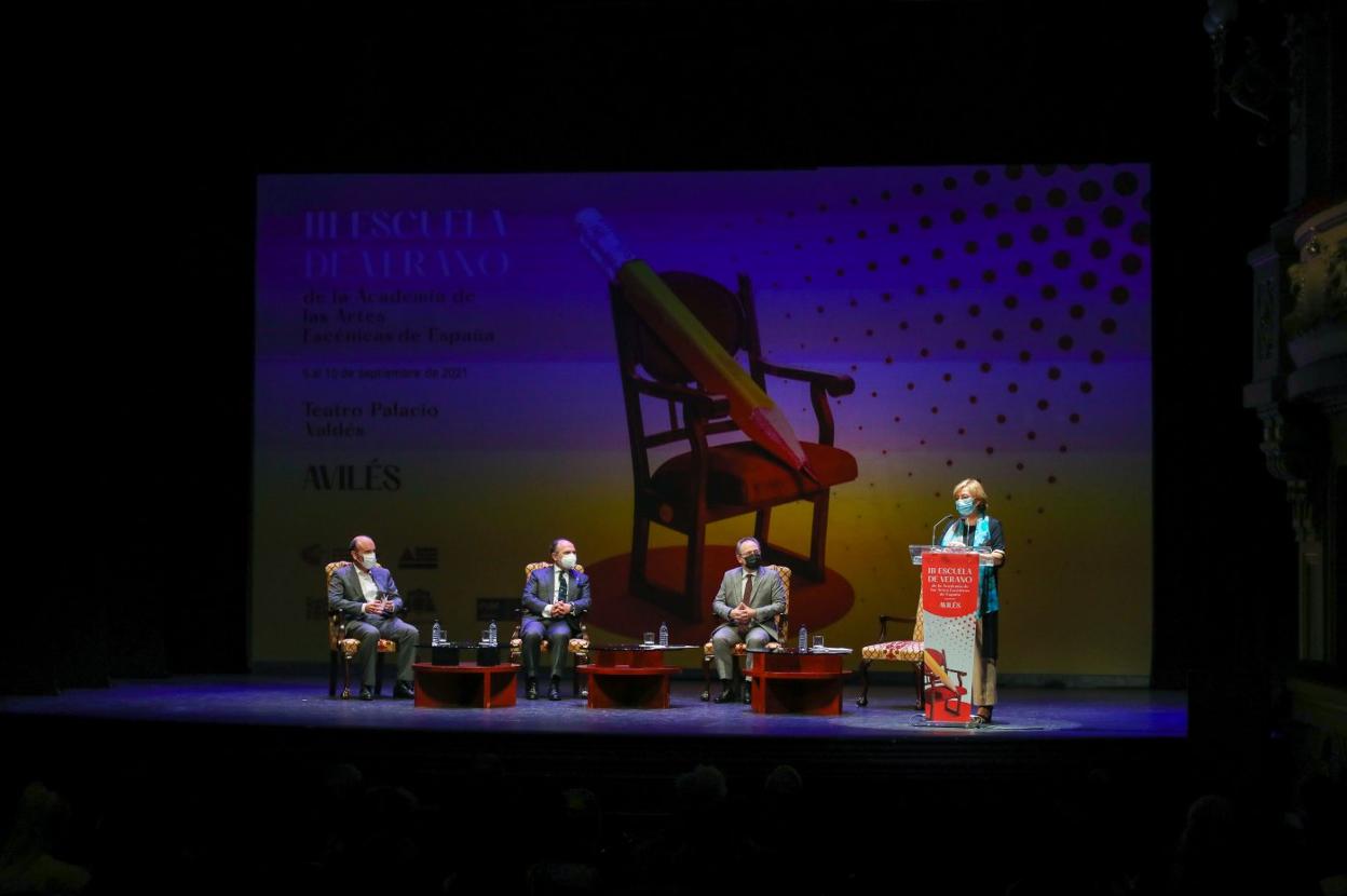 De izquierda a derecha, Pablo León, el rector Ignacio Villaverde, Jesús Cimarro y Mariví Monteserín. 