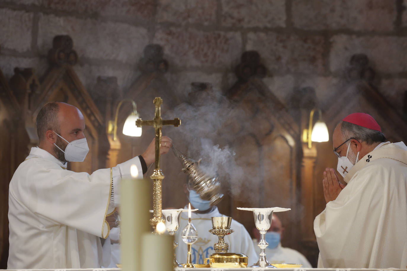 El acto religioso en Covadonga para celebrar el Día de Asturias es un evento ineludible para muchos asturianos que quieren honrar a la Santina. 