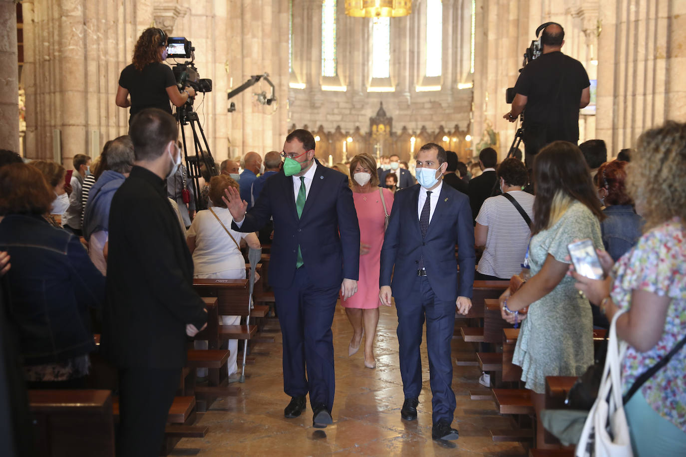 El acto religioso en Covadonga para celebrar el Día de Asturias es un evento ineludible para muchos asturianos que quieren honrar a la Santina. 