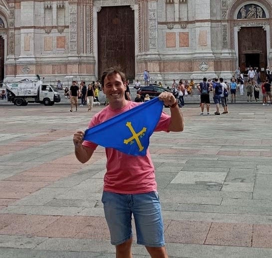 Milán. Alejandro López (32 años). «El 8 de septiembre es para sentirse afortunado de nuestra tierra, gente y tradiciones»