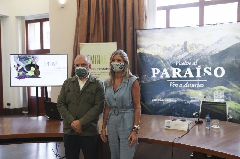 Benjamín Lana y Graciela Blanco, durante la presentación de FéminAs en la Laboral 