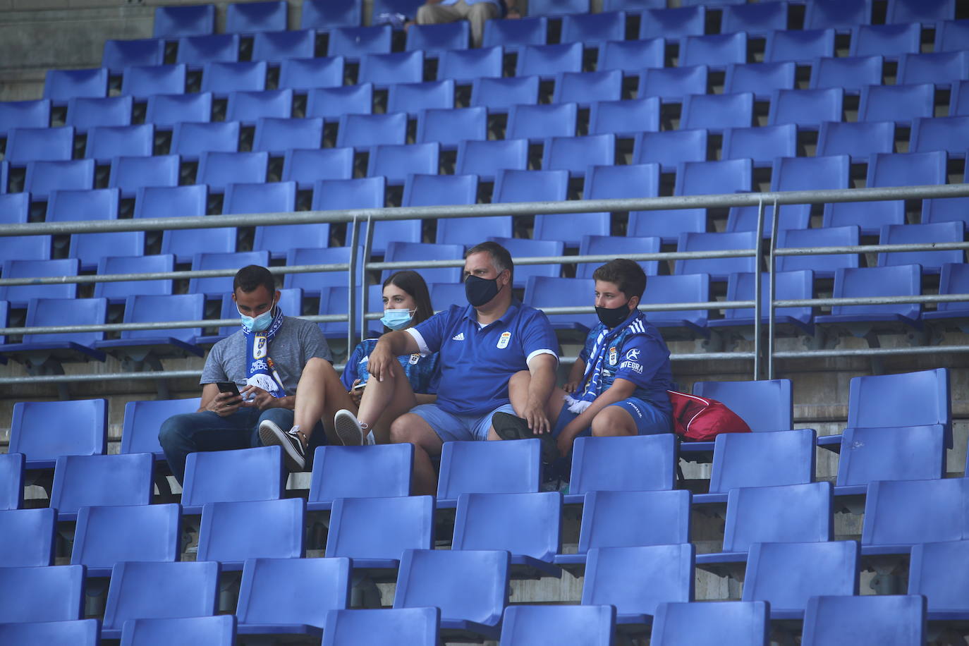 Fotos: ¿Estuviste en el Real Oviedo- Cartagena? ¡Búscate!