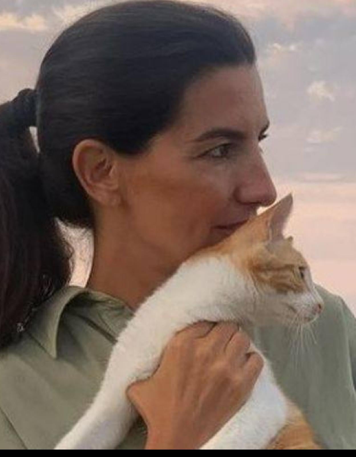Rocío Monasterio con su gato 'Feminista'