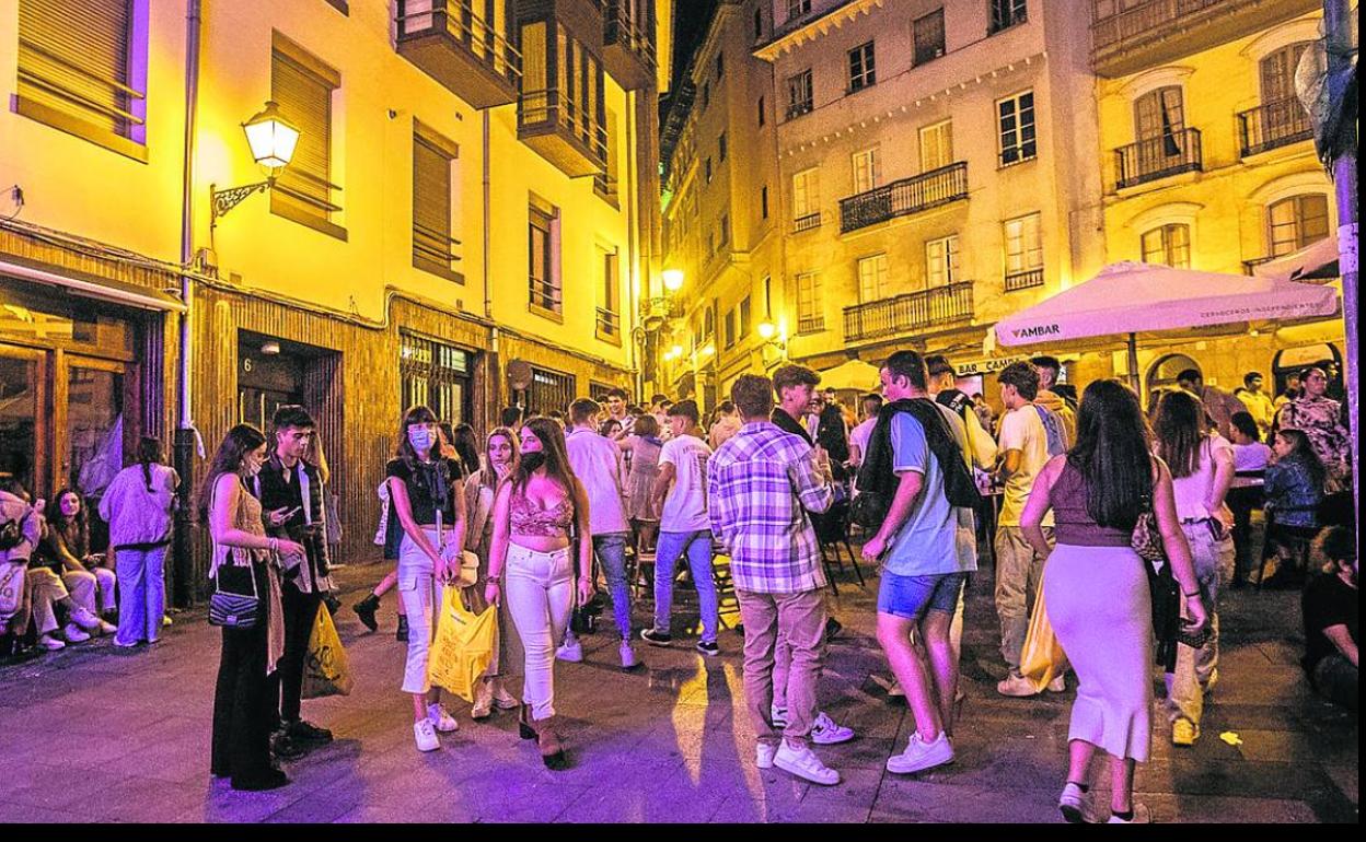 La plaza del Sol fue uno de los escenarios de los botellones este fin de semana.