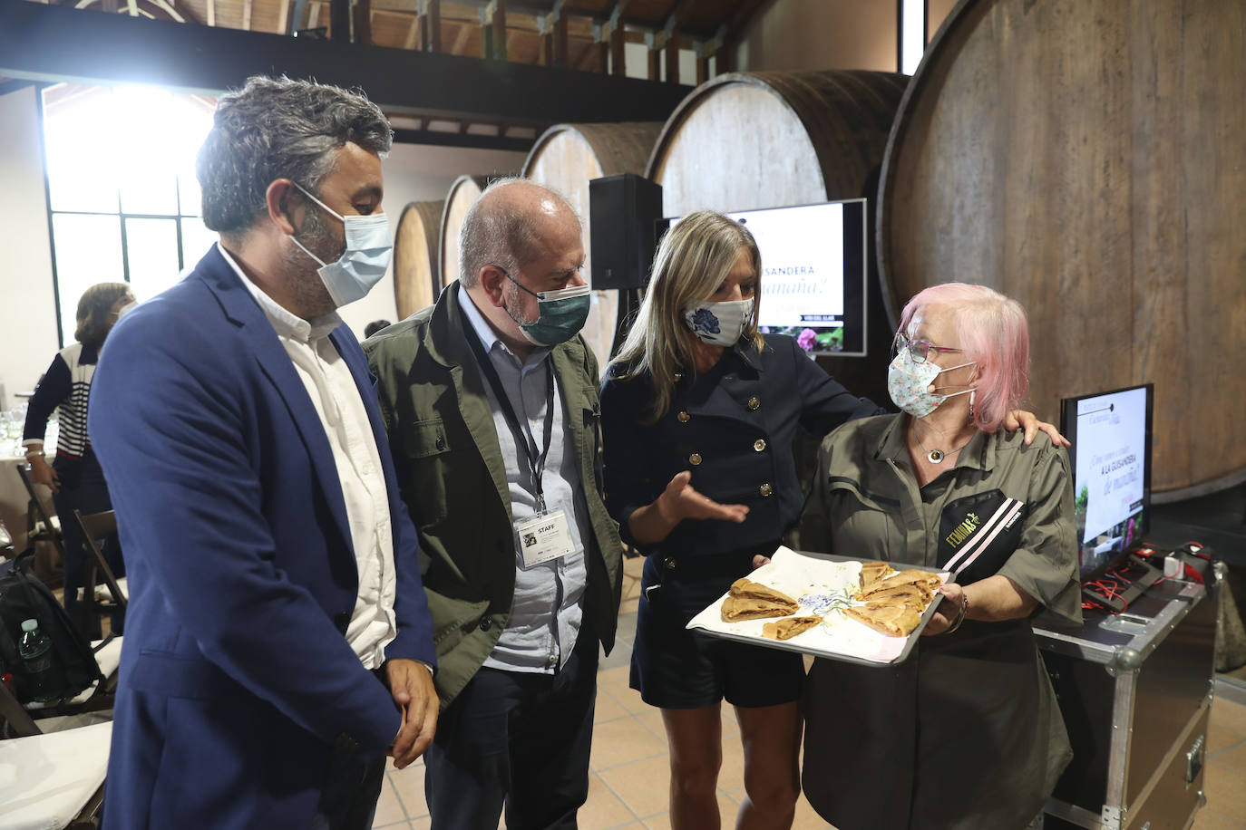 El Llagar Castañón acoge la segunda jornada de FéminAs, el I Congreso Internacional de Gastronomía, Mujeres y Medio Rural que se celebra en Asturias y que visitará distintos puntos de la región durante tres días.