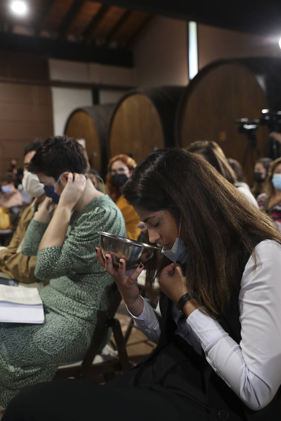 El Llagar Castañón acoge la segunda jornada de FéminAs, el I Congreso Internacional de Gastronomía, Mujeres y Medio Rural que se celebra en Asturias y que visitará distintos puntos de la región durante tres días.