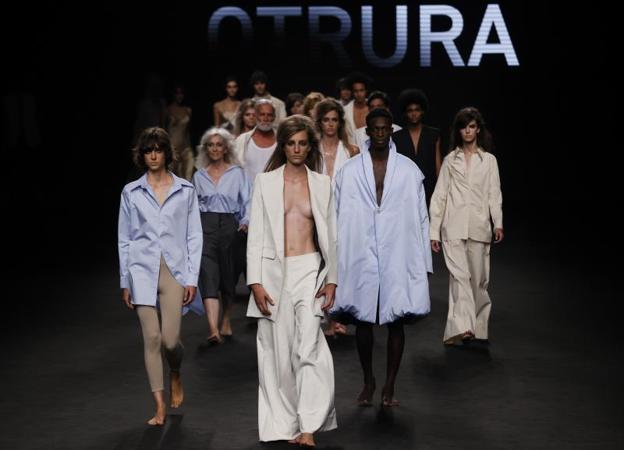 Imagen del desfile de Otrura. 