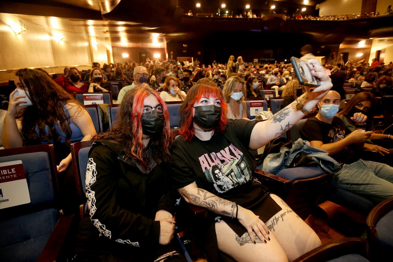 Los fallos de sonido obligan a frenar 15 minutos la actuación de Fangoria, que conquistó al público que llenó hasta la bandera el Auditorio