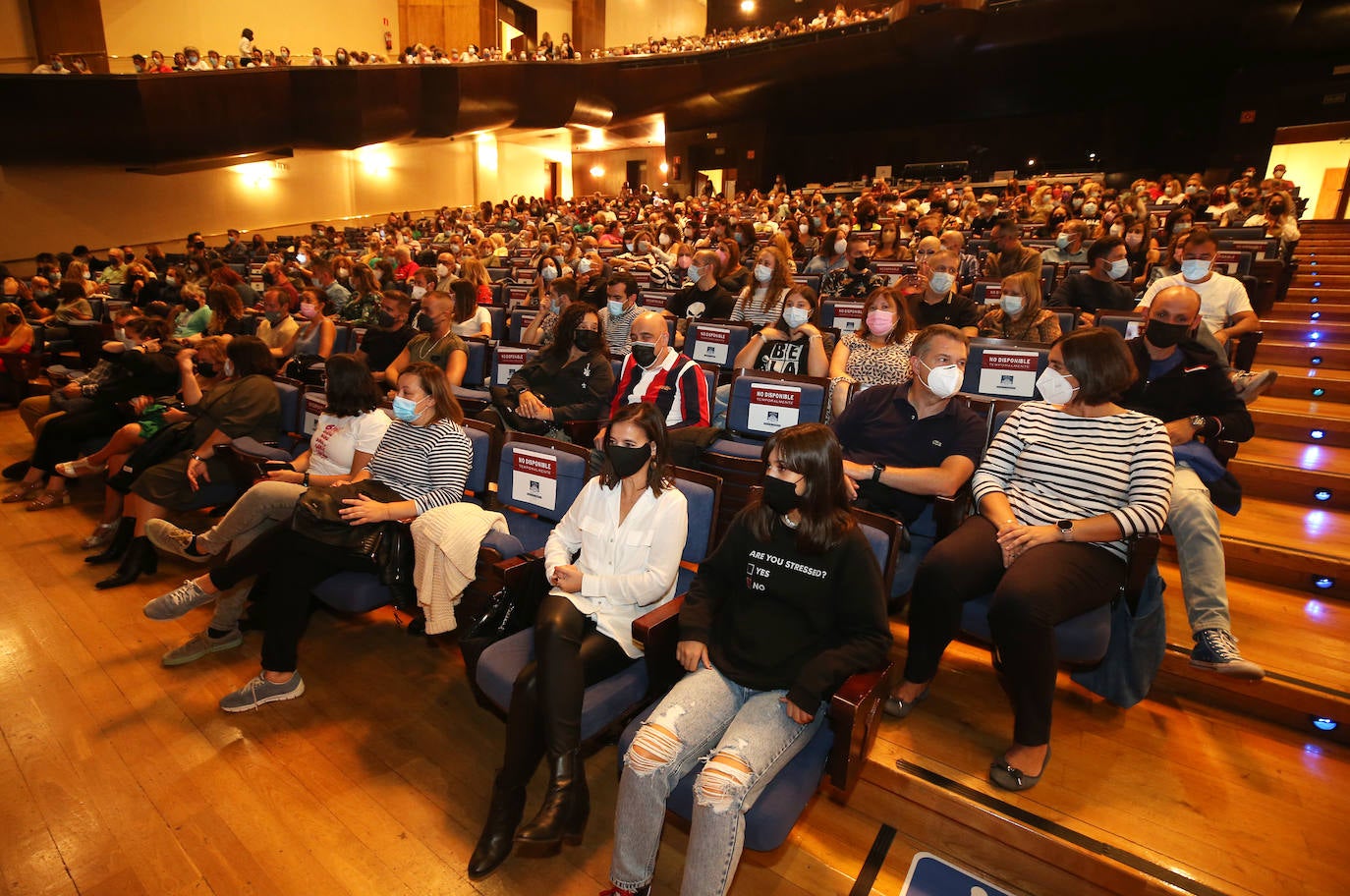 Los fallos de sonido obligan a frenar 15 minutos la actuación de Fangoria, que conquistó al público que llenó hasta la bandera el Auditorio