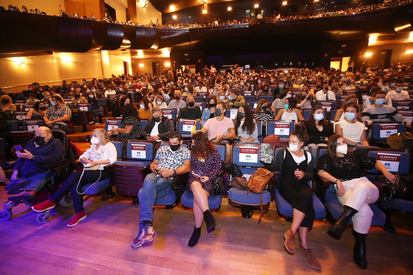 Fotos: El dúo acústico de M-Clan ofrece al Auditorio de Oviedo su versión más personal