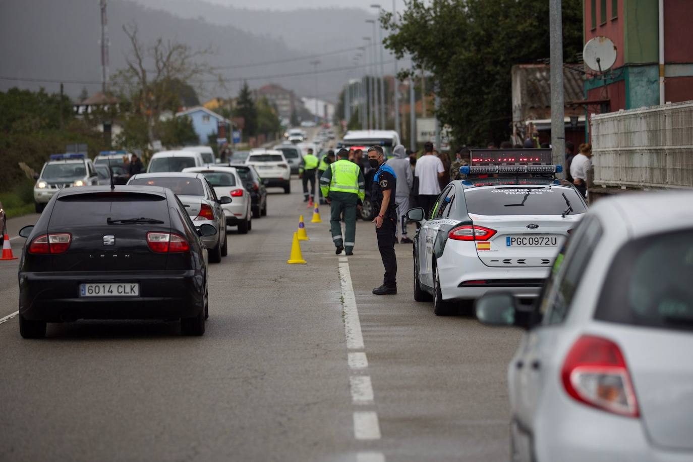 Fotos: Muere un joven de 22 años en Llanera arrollado por un coche que huía de la Policía desde Gijón