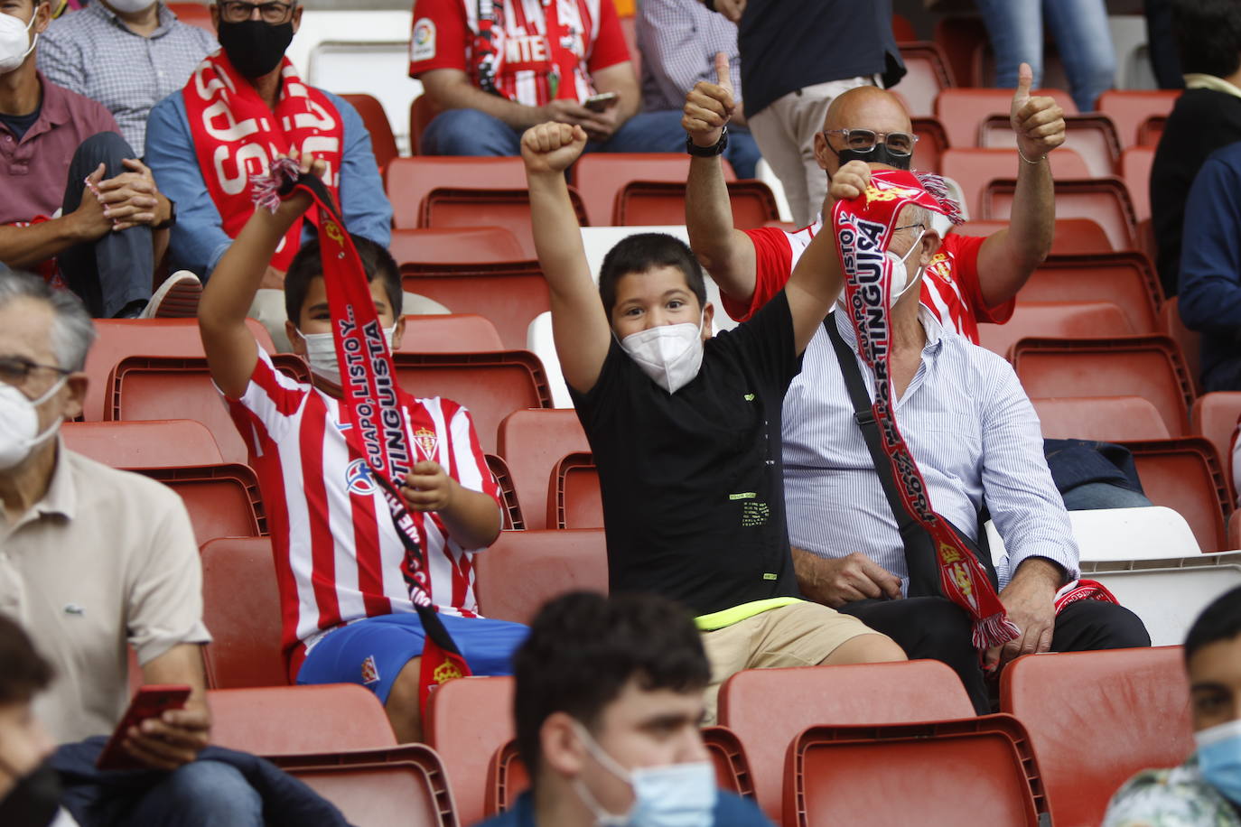 Fotos: ¿Estuviste en el Sporting-Málaga? ¡Búscate!