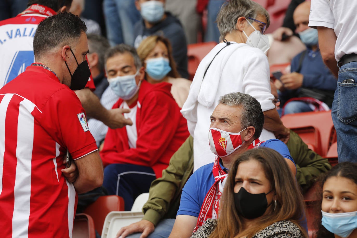 Fotos: ¿Estuviste en el Sporting-Málaga? ¡Búscate!