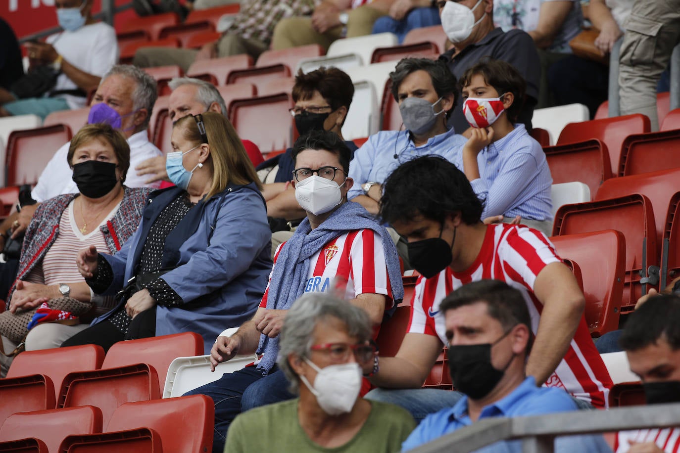 Fotos: ¿Estuviste en el Sporting-Málaga? ¡Búscate!