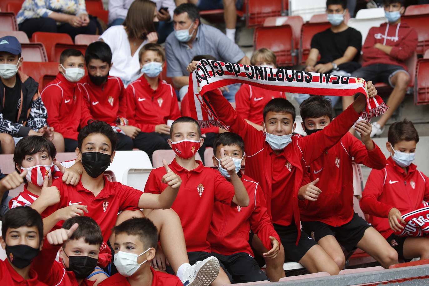 Fotos: ¿Estuviste en el Sporting-Málaga? ¡Búscate!