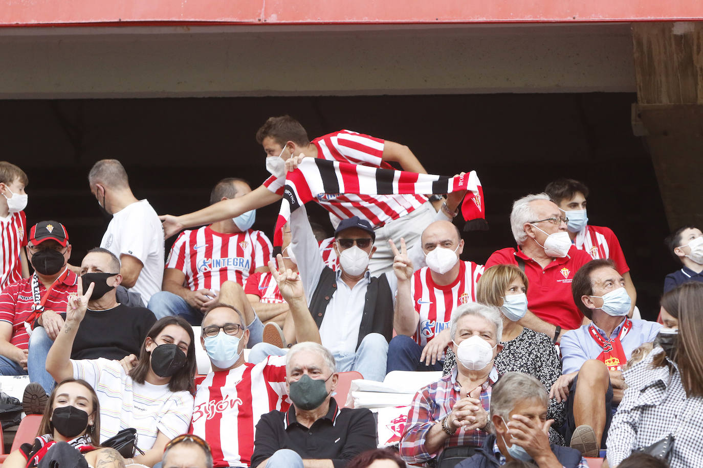 Fotos: ¿Estuviste en el Sporting-Málaga? ¡Búscate!