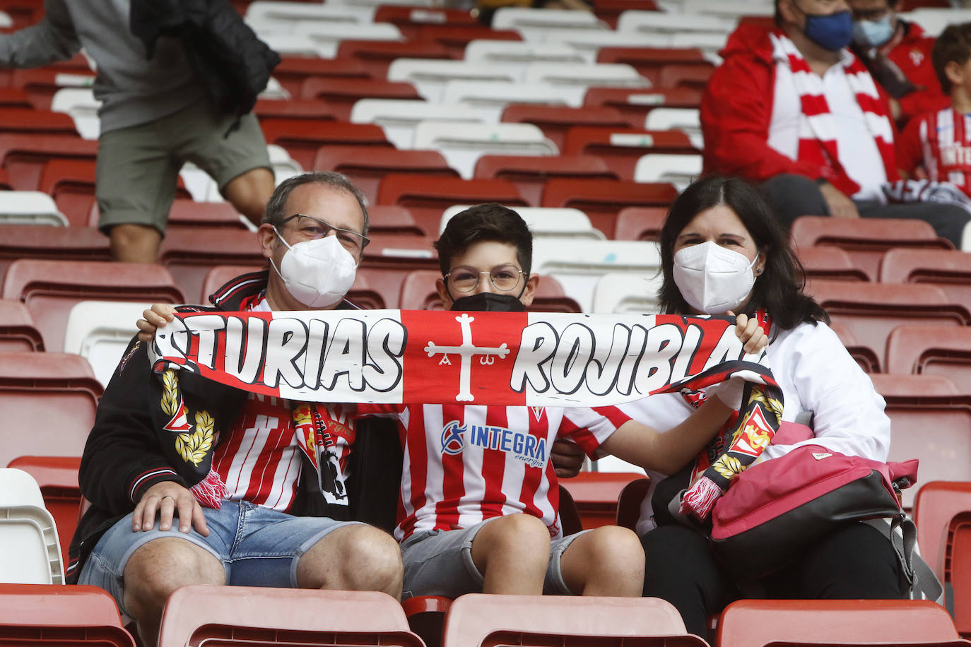 Fotos: ¿Estuviste en el Sporting-Málaga? ¡Búscate!