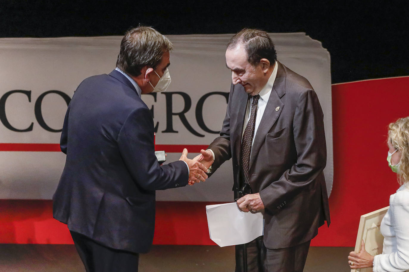 Los galardonados en la edición de este año son las Residencias de Mayores del Principado (Acción Social); Graciano García (Proyección de Asturias); María López (Deporte); Ópera de Oviedo (Cultura); Mario Fernández Fraga (Investigación y Ciencia) y Zitrón (Iniciativa Empresarial)