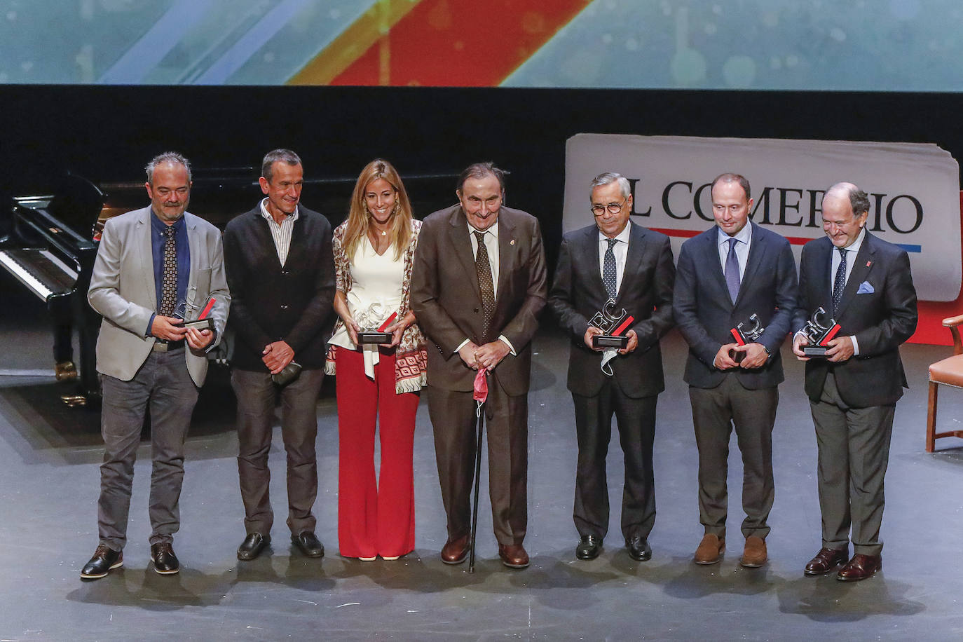 Los galardonados en la edición de este año son las Residencias de Mayores del Principado (Acción Social); Graciano García (Proyección de Asturias); María López (Deporte); Ópera de Oviedo (Cultura); Mario Fernández Fraga (Investigación y Ciencia) y Zitrón (Iniciativa Empresarial)