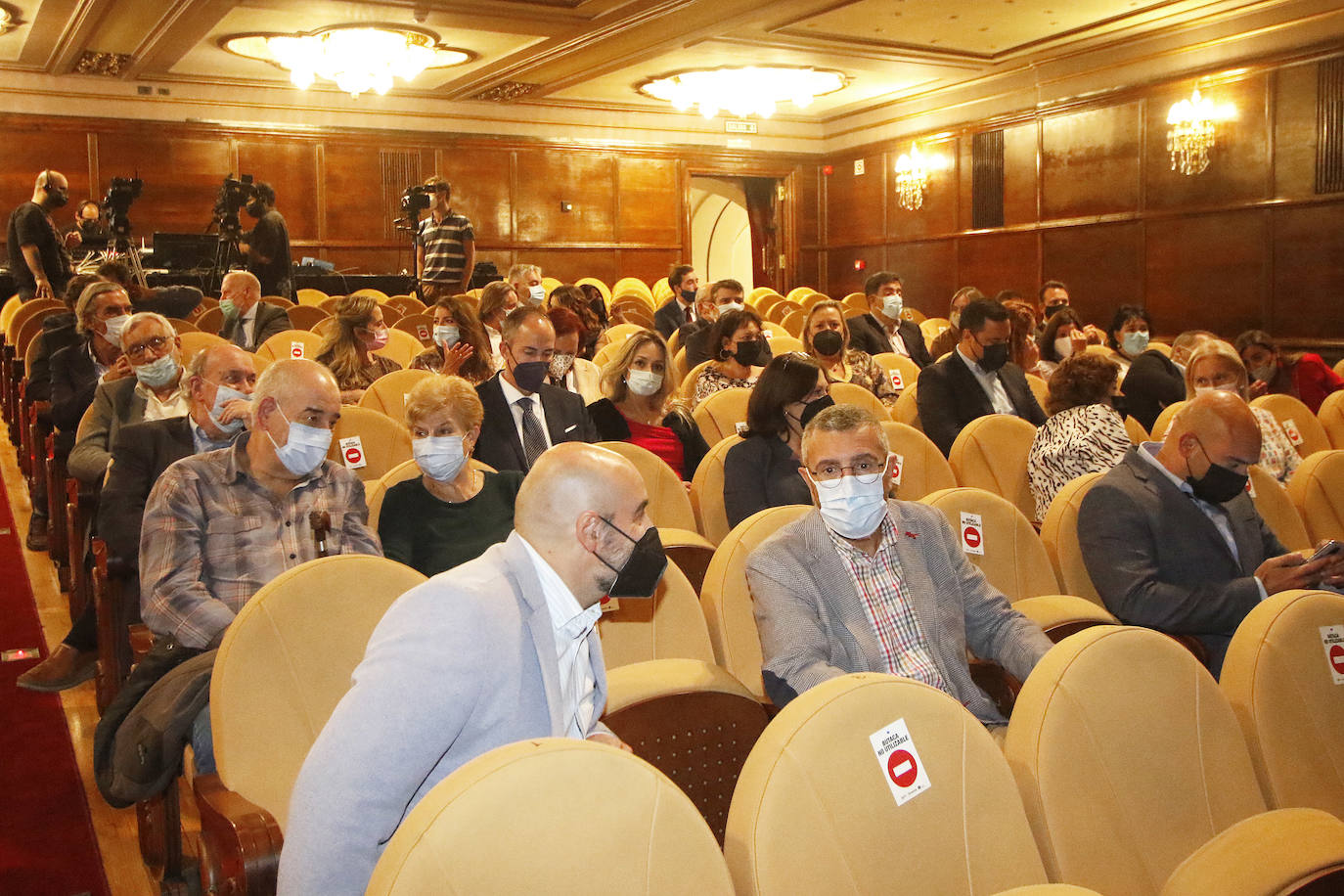 Los galardonados en la edición de este año son las Residencias de Mayores del Principado (Acción Social); Graciano García (Proyección de Asturias); María López (Deporte); Ópera de Oviedo (Cultura); Mario Fernández Fraga (Investigación y Ciencia) y Zitrón (Iniciativa Empresarial)