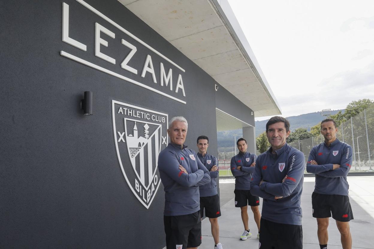 Marcelino, Rubén Uría, Ismael Fernández, Bruno Uría y Sergio García, los asturianos del Athletic, en Lezama.