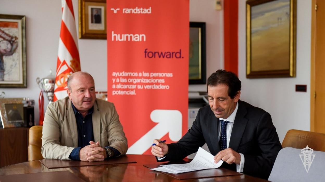 Javier Martínez y Andrés Menéndez, en la firma del acuerdo. 