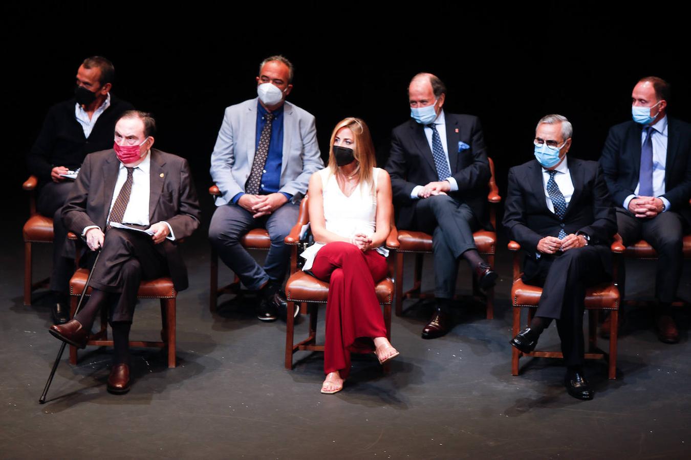 Los galardonados en la edición de este año son las Residencias de Mayores del Principado (Acción Social); Graciano García (Proyección de Asturias); María López (Deporte); Ópera de Oviedo (Cultura); Mario Fernández Fraga (Investigación y Ciencia) y Zitrón (Iniciativa Empresarial)