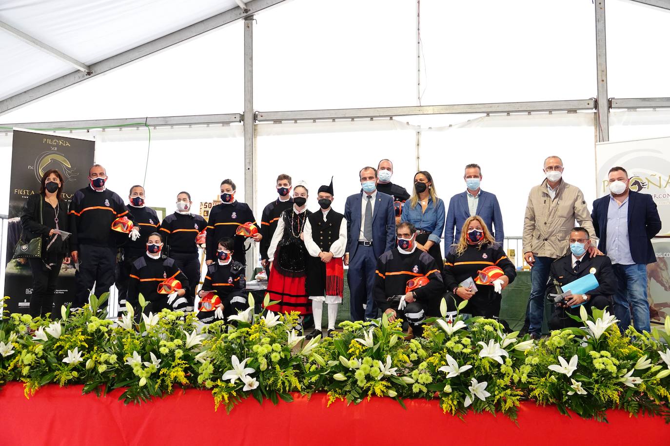 65 puestos de toda Asturias se han dado cita en Piloña para una nueva edición del Festival de la Avellena. Se han vendido más de tres toneladas del fruto.