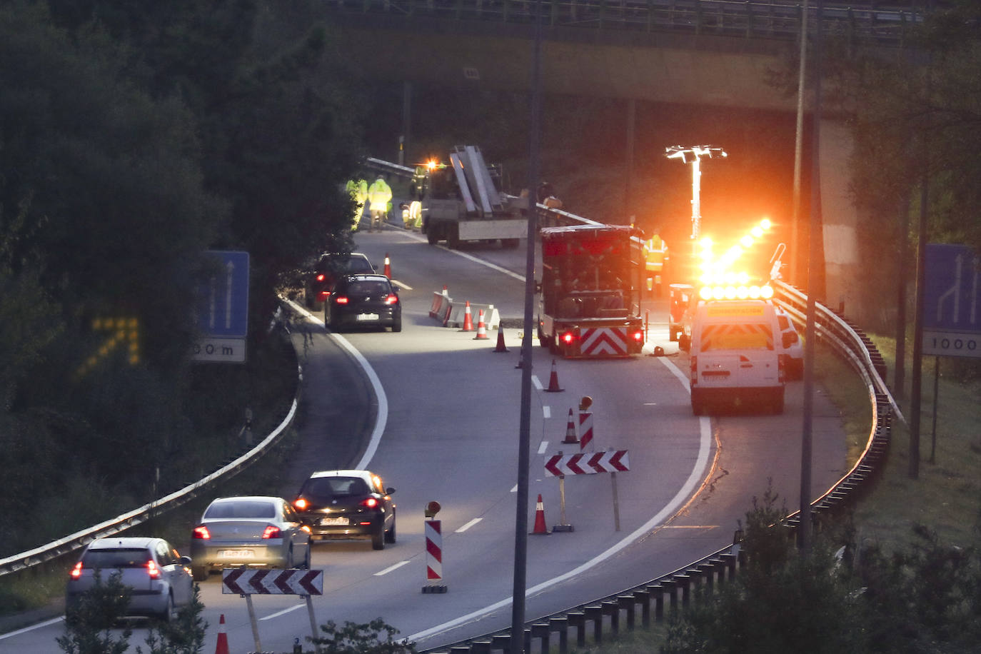 El Ministerio de Transportes cortará hoy al tráfico en un carril de la 'Y' del nudo de Serín