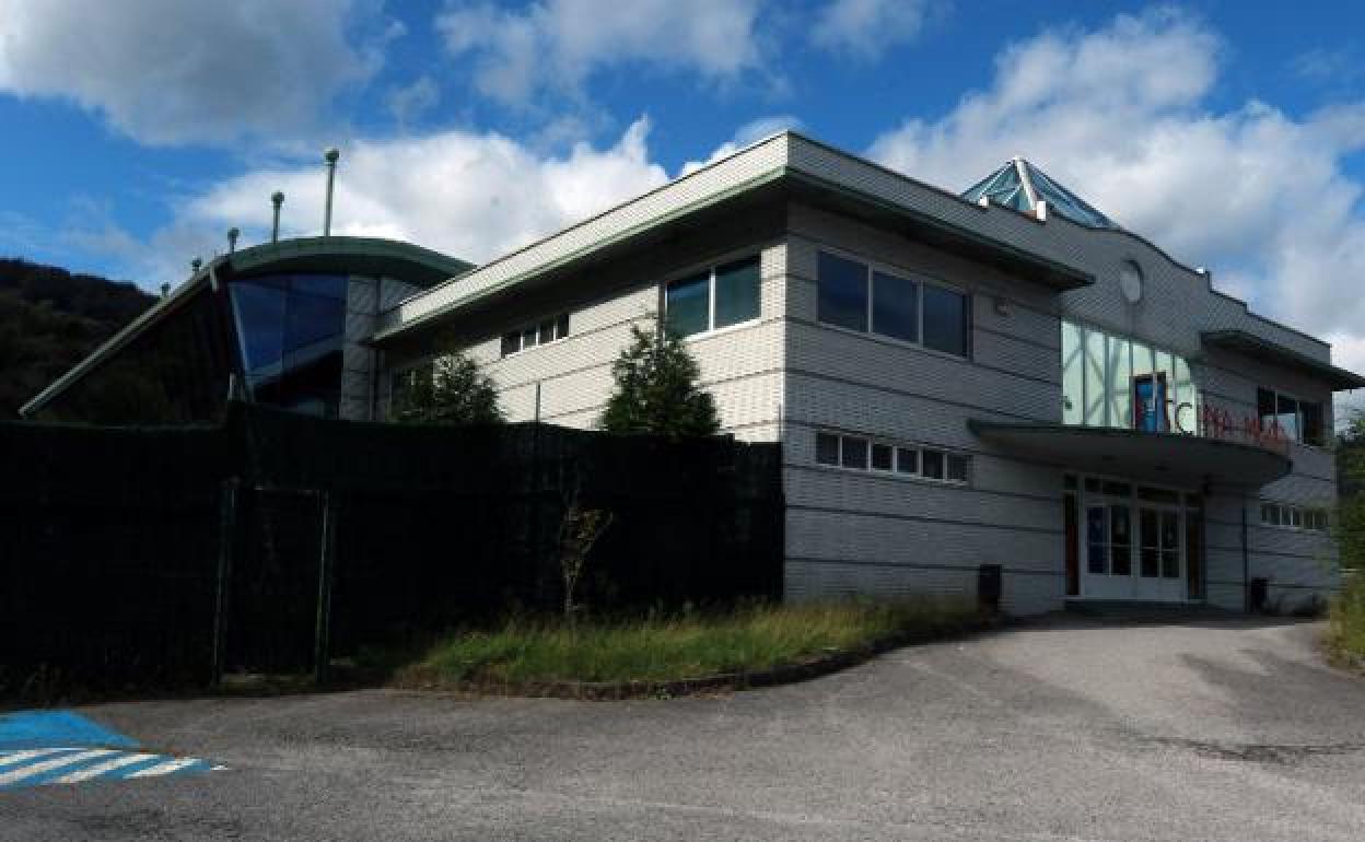 La piscina municipal de San Martín del Rey Aurelio.